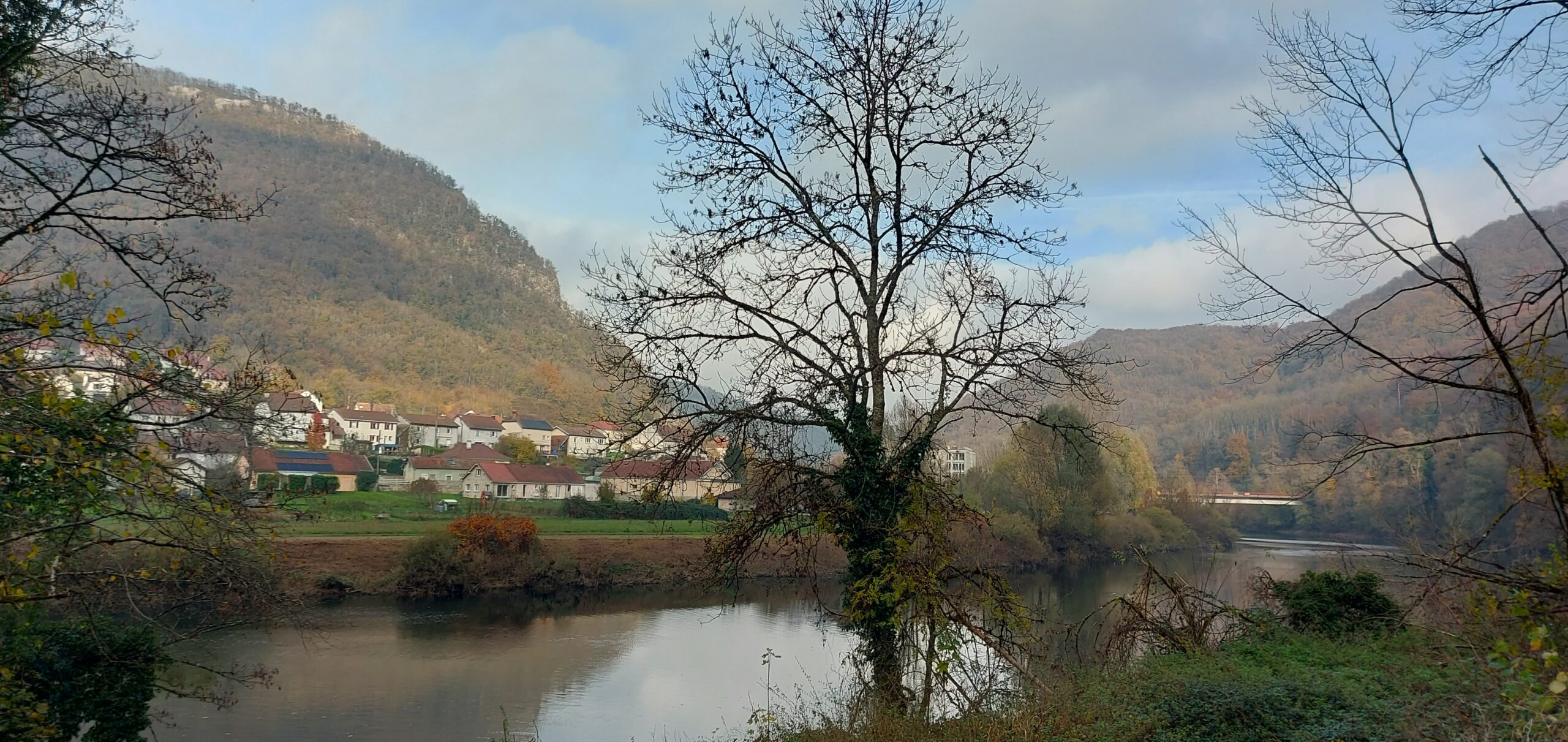 Lire la suite à propos de l’article Les balcons du Doubs – novembre 2024